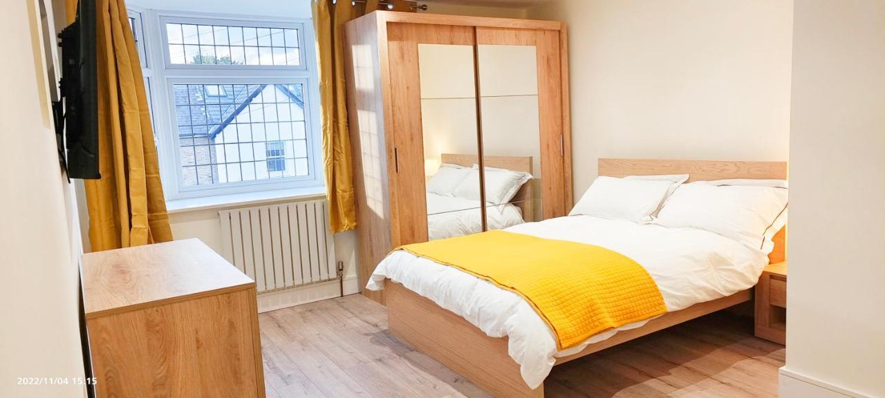 Appartamento First Floor Flat 1 Northwood Londra Esterno foto