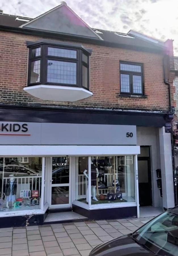 Appartamento First Floor Flat 1 Northwood Londra Esterno foto
